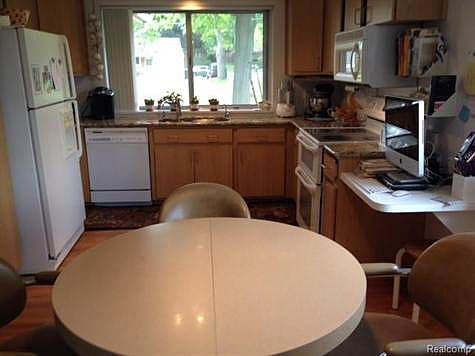 2nd image of 6072 Wynford Dr