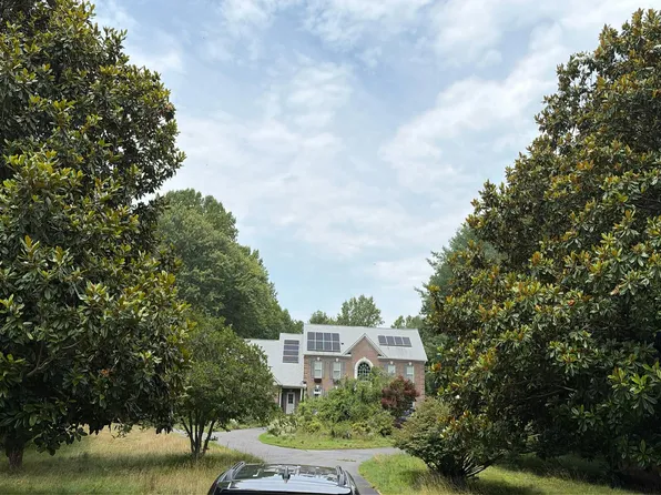 3055 Holland Cliffs Rd, Huntingtown, MD 20639