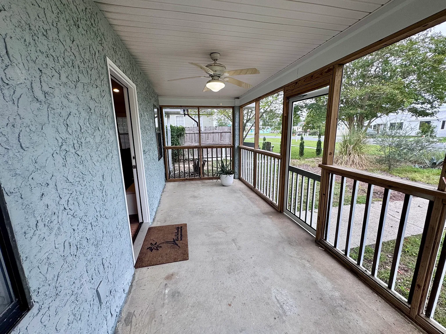 2 bed, 960 sqft, $2,200 — Photo 2