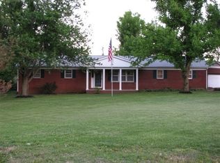 185 Hillmont Dr, Paducah, KY 42003