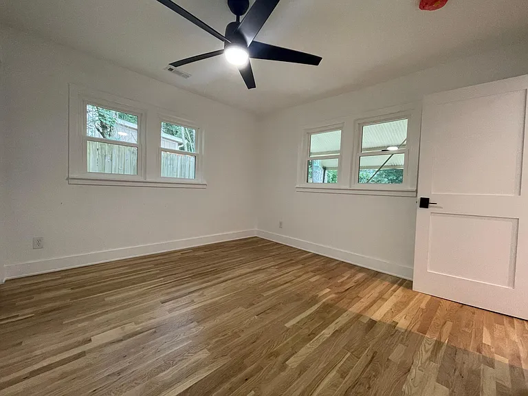 924 Rome St — Photo 4