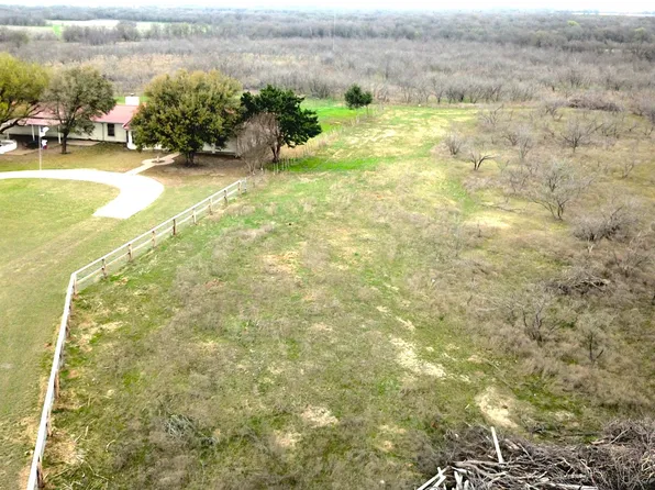 375 Lcr 358, Mart, TX 76664