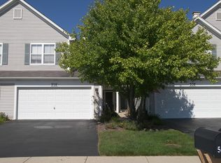 528 Horizon Dr, Bartlett, IL 60103