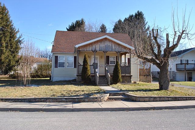 1st image of 162 Trump Ave