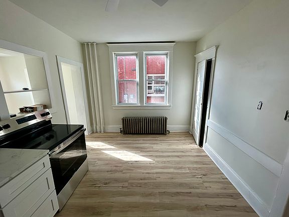2nd image of 2246 Birch St Floor 1