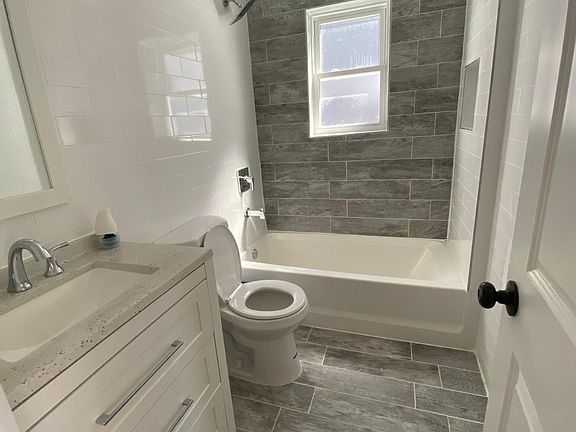 5th image of 7216 Burchell Ave #1