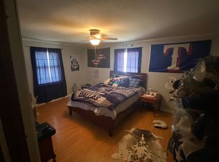 310 E Crafton St, Henrietta, TX 76365