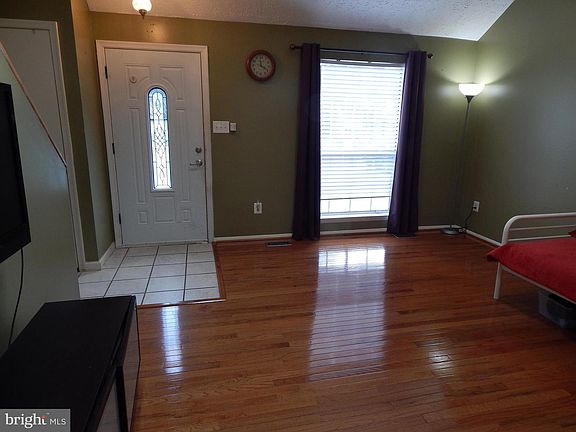 4th image of 658 Wheat Mill Ct W