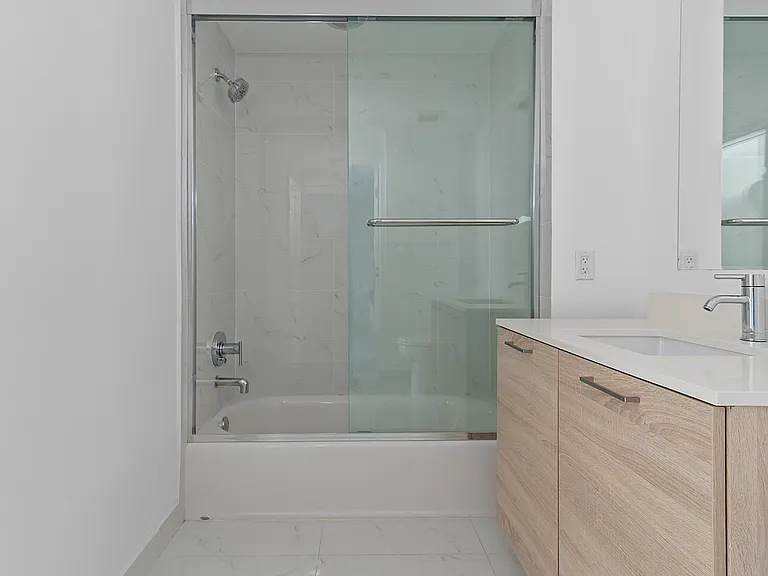 16385 Biscayne Blvd #717 — Photo 5