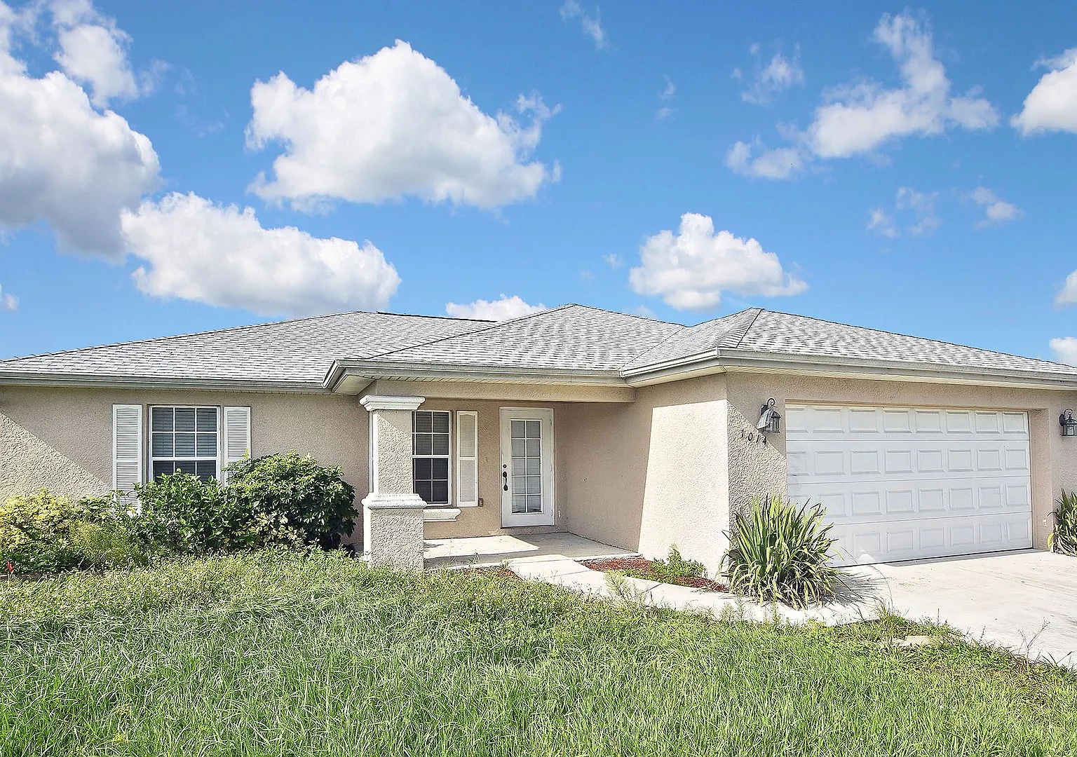 Single Family Home in North Cape Coral — Photo 1