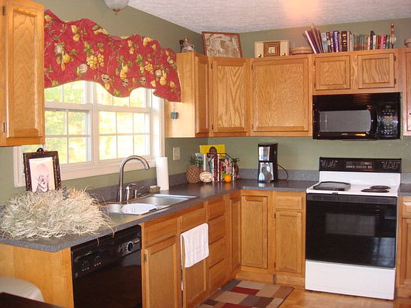 2nd image of 115 Murray Ln
