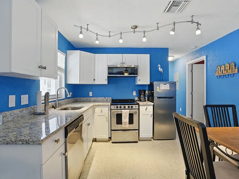 199 Tyler Ave #2 — Photo 6