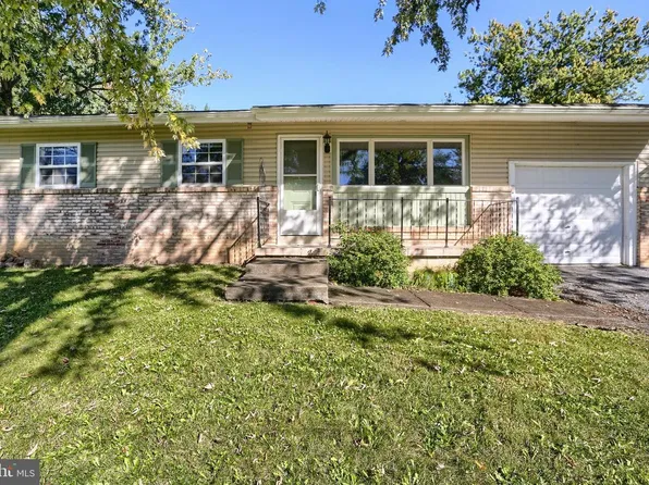 7256 Sandy Hollow Rd, Harrisburg, PA 17112