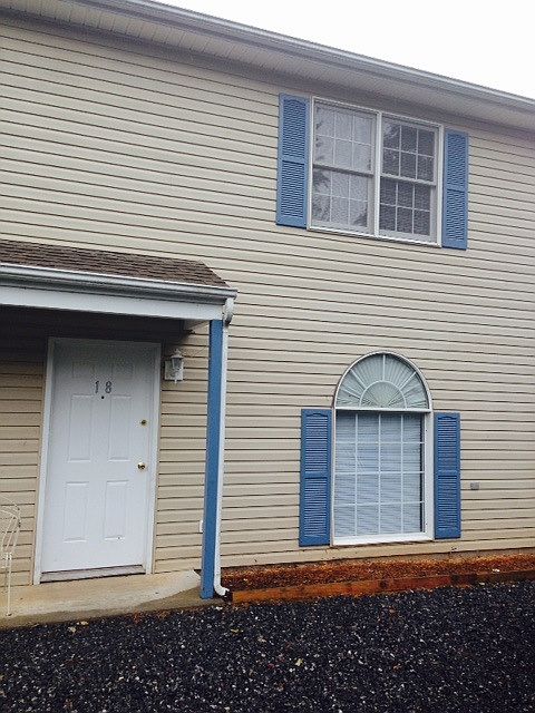 2nd image of 18 Krystal Ct