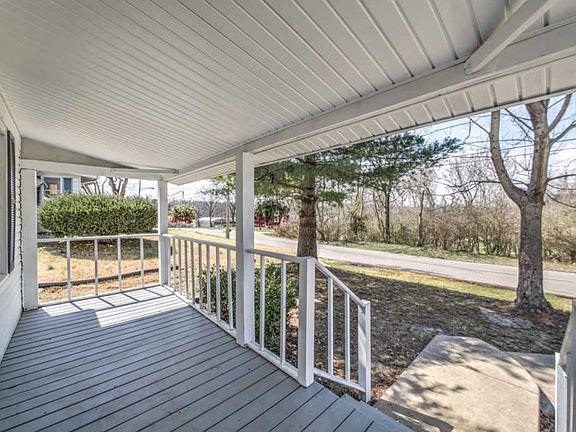 2nd image of 2646 Brouster Ave