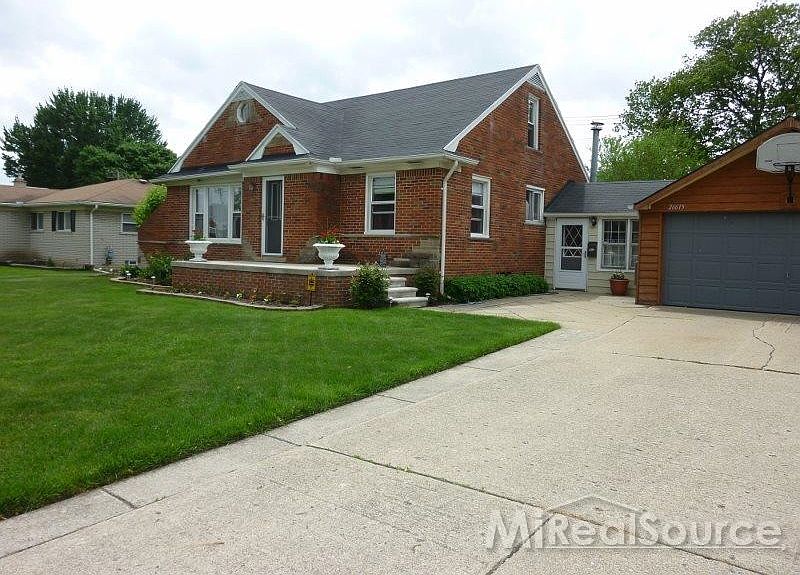 1st image of 26615 Greenleaf St