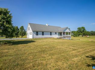 533 Pine Bluff Rd, Waynesboro, VA 22980