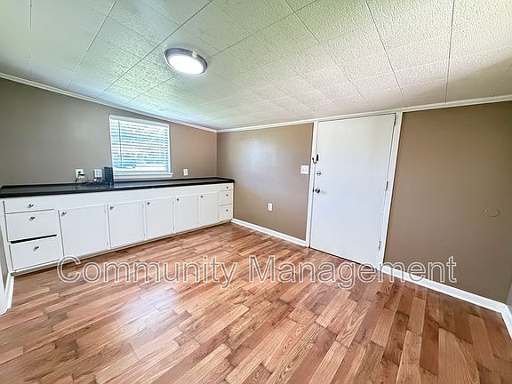 5th image of 8330 Springfield Rd