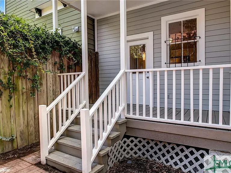 525 E Gaston St — Photo 24