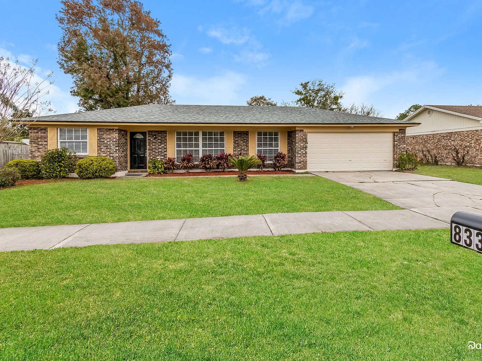 3 bed, 2.0 bath, 1412 sqft, $1,725 — Photo 1