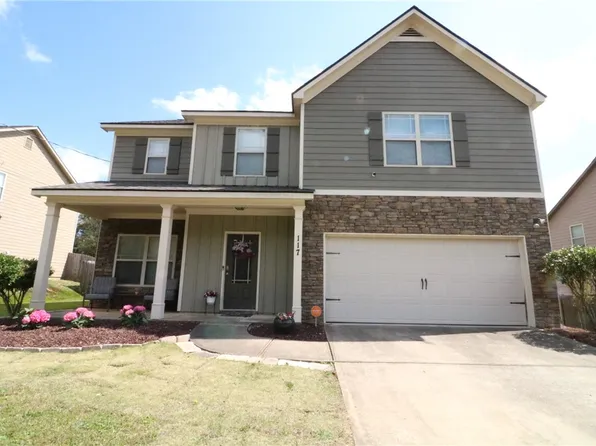 117 Mill Creek Dr, Smiths Station, AL 36877