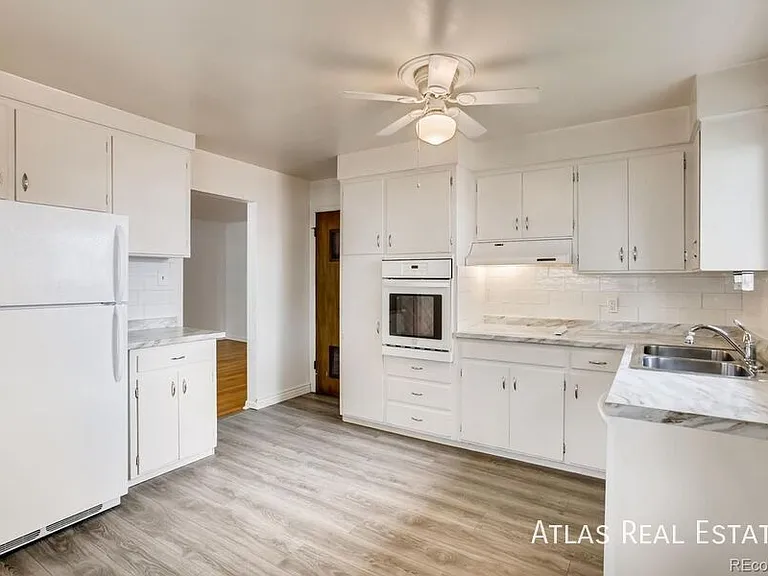 1304 W Crestline Ave — Photo 2