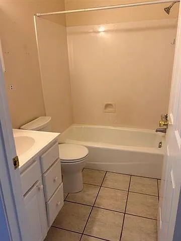 4807 Evangeline St — Photo 10