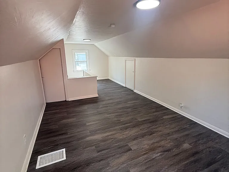 3155 Lincoln St — Photo 11