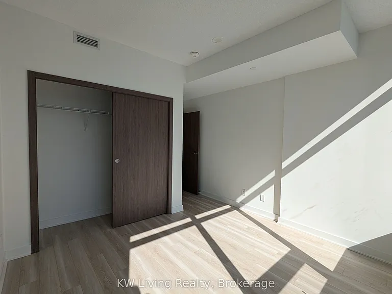 17 Bathurst St #3012 — Photo 11