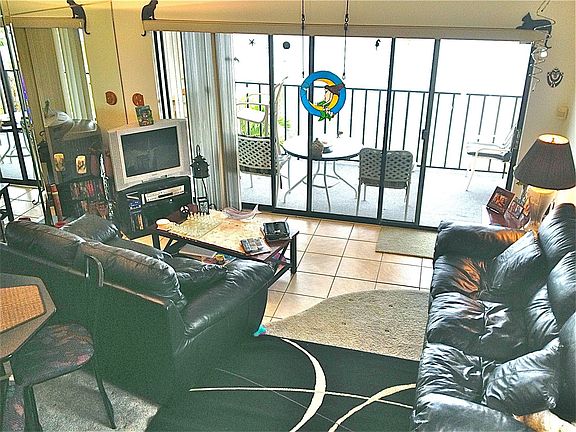 Living Rm./Bayside From Loft