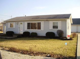 400 E 1st St, Reynolds, IN 47980