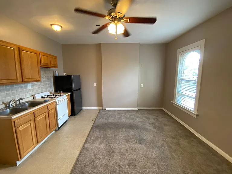 W 8th Ave 226 CR — Photo 2