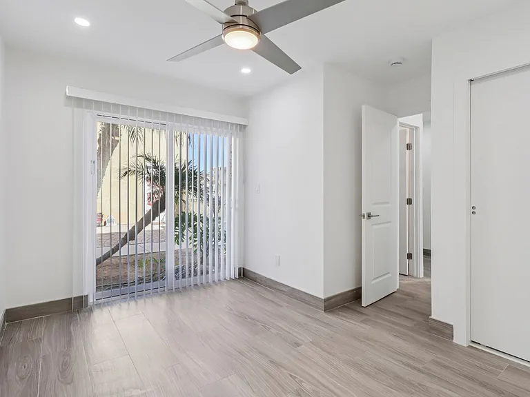 738 S Orange Ave — Photo 10