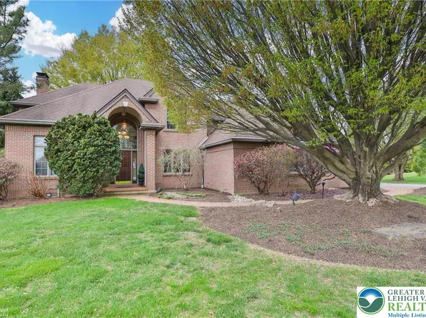 2136 Apple Rd, Fogelsville, PA 18051