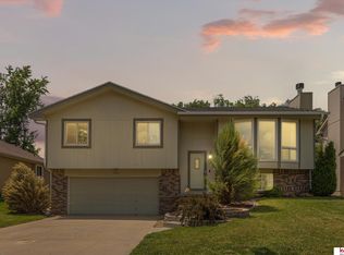 7264 N 76th St, Omaha, NE 68122