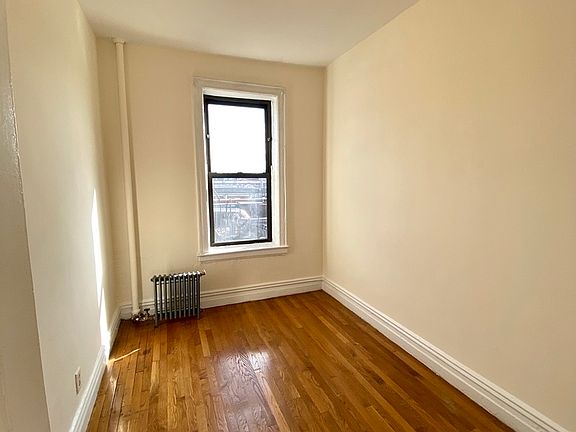 3rd image of 1158 49th Ave APT 2C