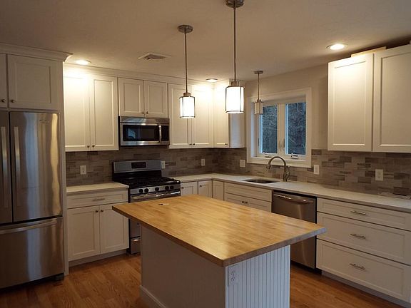 3rd image of 113 Whitman St