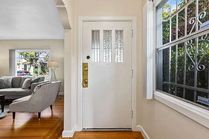 3 bed, 2.5 bath, 1328 sqft, $3,595 — Photo 3
