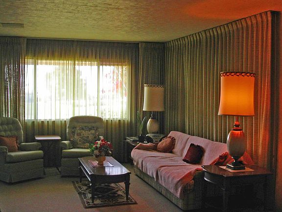 Living Rm from entry