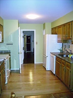 4th image of 2103 Kings Mill Ct