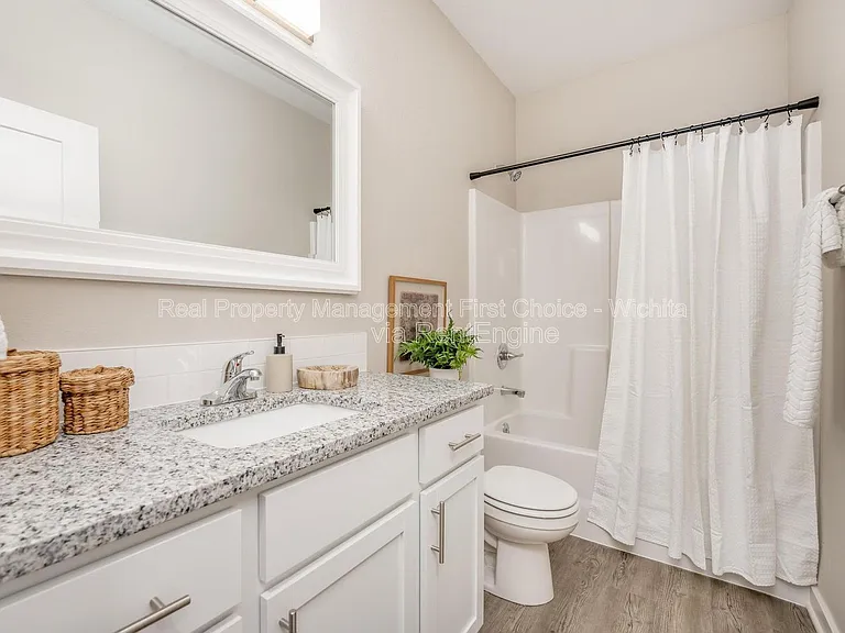 3426 W Angel St — Photo 20