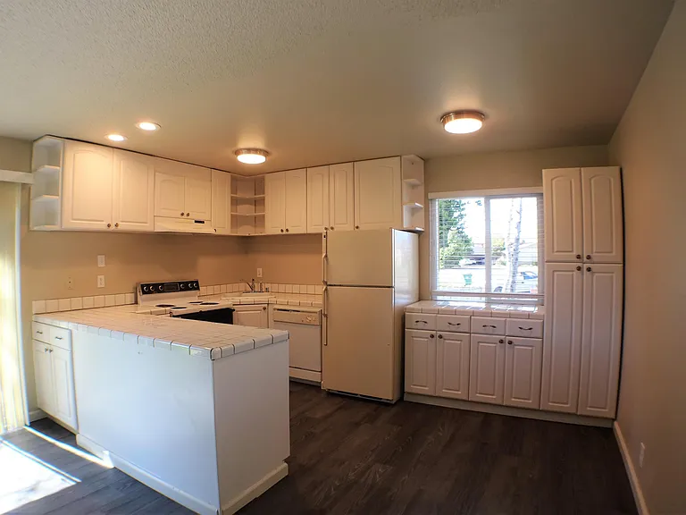28 Santos Way — Photo 4