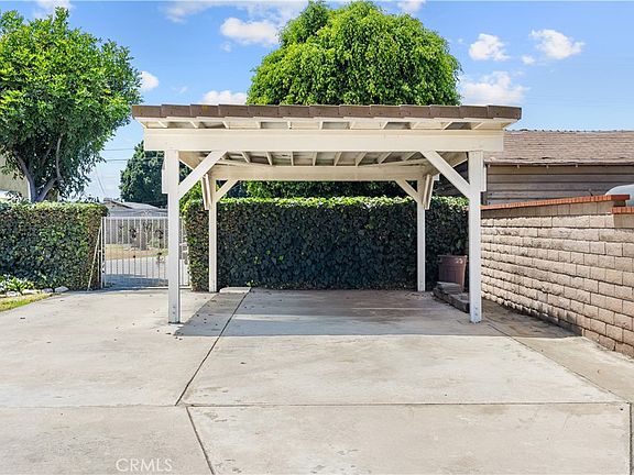 3rd image of 2032 S Helen Ave