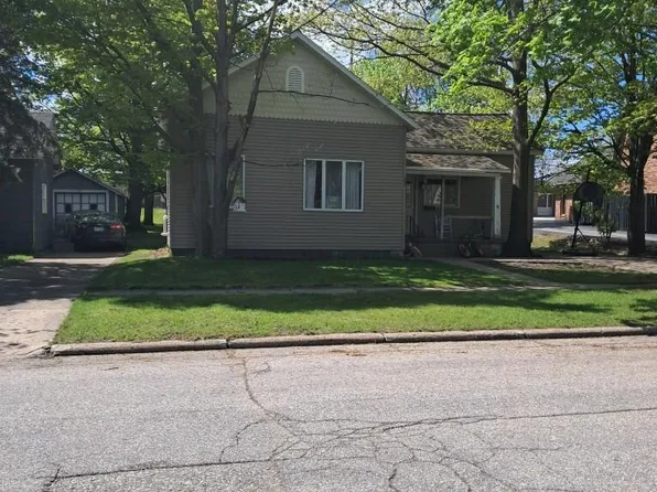 306 3rd St, Ludington, MI 49431