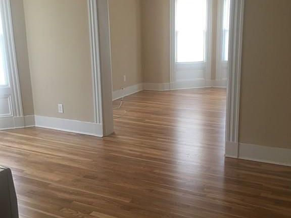 2nd image of 106 Thompson St #2