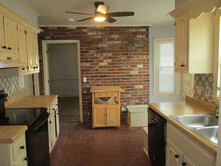3111 Estes St — Photo 11