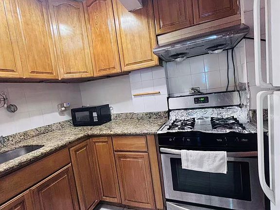 5th image of 137-40 45TH Avenue #1F