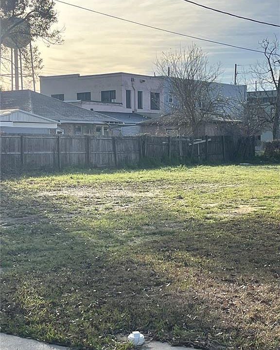 2nd image of Wilson St