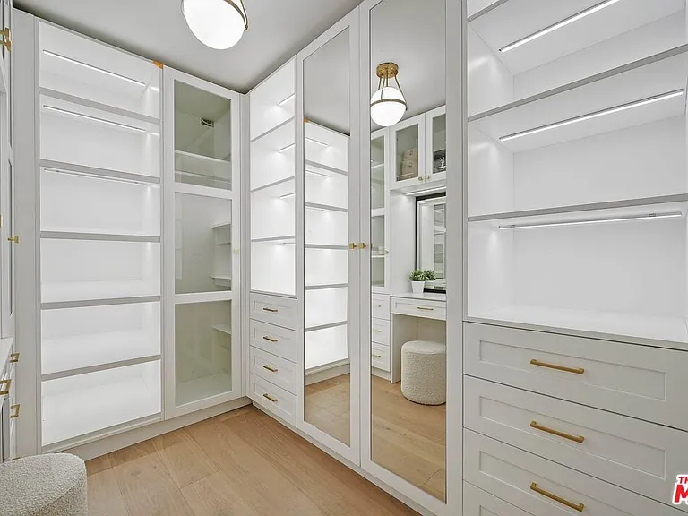 1155 S Rimpau Blvd — Photo 22