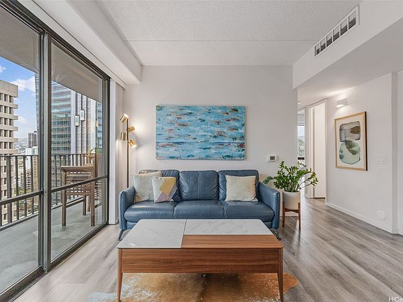 3rd image of 225 Queen St APT 22G
